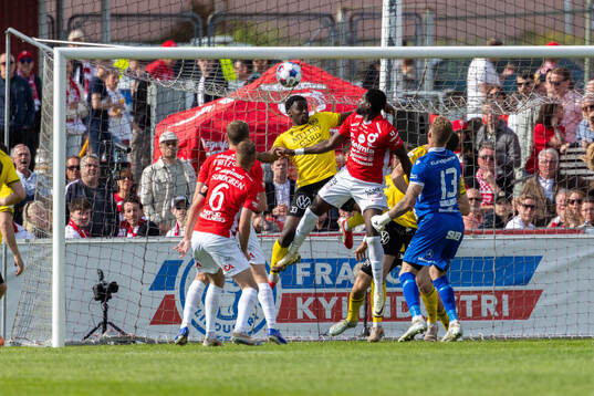 Degerfors Nasiru Moro gör 1-3