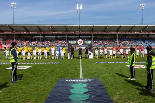 Mjällbys spelare och Degerfors spelare