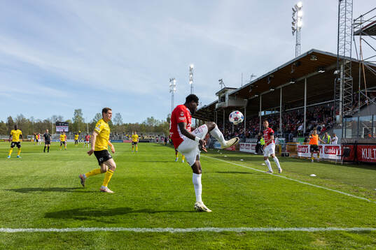 Mjällbys spelare och Degerfors spelare