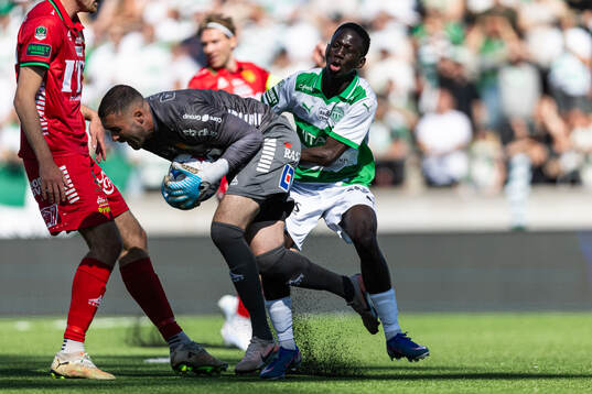 GAIS målvakt Mergim Krasniqi och Västerås Mamadou