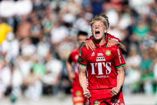 GAIS Robert Frosti Thorkelsson jublar