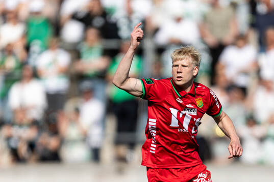 GAIS Robert Frosti Thorkelsson jublar 0-1