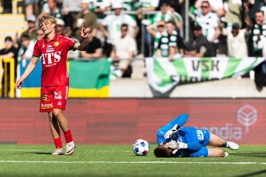 GAIS Rasmus Niklasson Petrovic och Västerås målvakt Elis