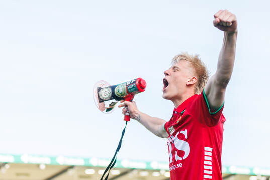 GAIS Robert Frosti Thorkelsson jublar