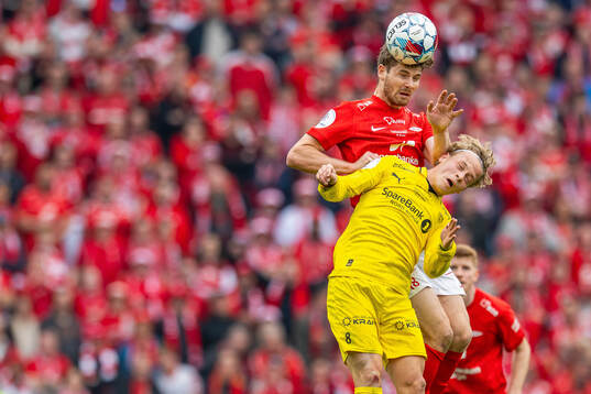 Jacob Lungi Sørensen of Brann and Sondre Auklend of