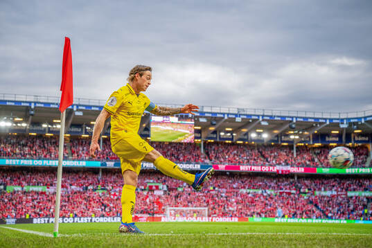 Patrick Berg of Bodø/Glimt takes a corner kick