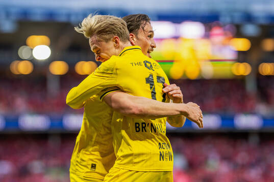 Andreas Helmersen of Bodø/Glimt celebrates with teammate