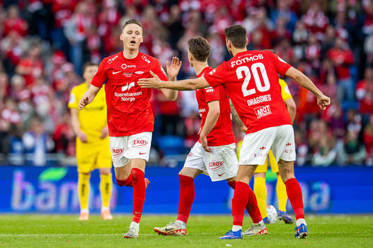 Joachim Soltvedt celebrates with teammate Vetle Dragsnes