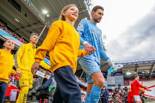 Goalkeeper Nikita Haikin of Bodø/Glimt enters the pitch