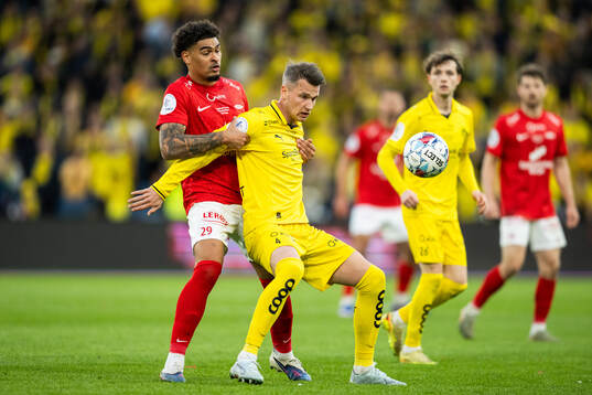 Noah Holm of Brann and Odin Bjørtuft of Bodø/Glimt