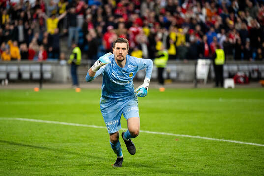 goalkeeper Nikita Haikin of Bodø/Glimt celebrates