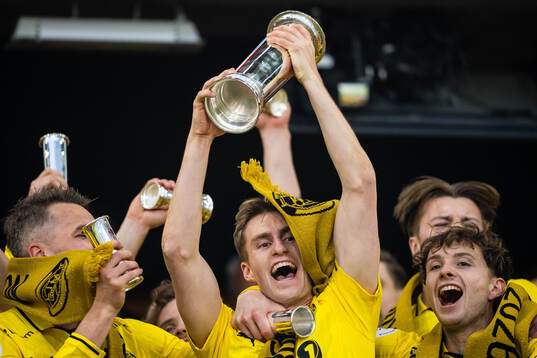Fredrik Sjøvold of Bodø/Glimt celebrates with the trophy
