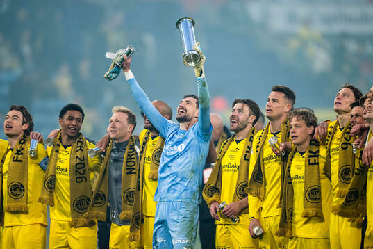 Goalkeeper Nikita Haikin of Bodø/Glimt celebrating