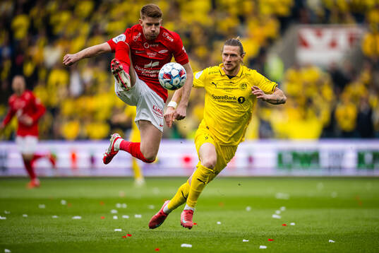 Thore Pedersen of Brann and Kasper Høgh of Bodø/Glimt