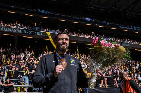 Medaljcermoni för Alex Bjurberg Kessidis VM-brons 2022