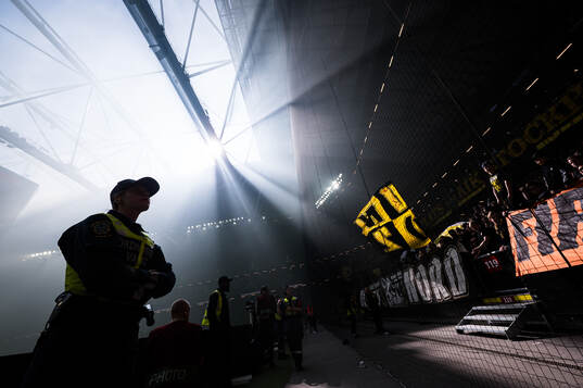 Matchen avbruten på grund av rökutveckling
