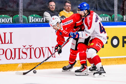 Ken Jäger of Switzerland and Michal Kovarcik of Czech