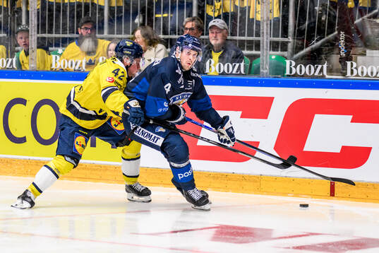 Karl Henriksson of Sweden and Ville Heinola of Finland
