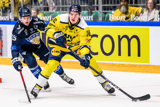 Bläddra bland fler bilder av Ice Hockey, Beijer Hockey Games, Sweden - Finland