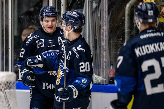 Lenni Hämeenaho and Patrik Puistola of Finland celebrates
