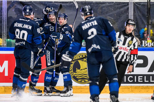 Eetu Päkkilä of Finland celebrates