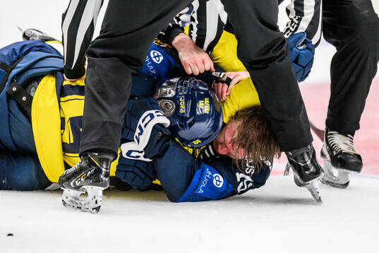 Anton Lundell of Finland and Jack Berglund of Sweden