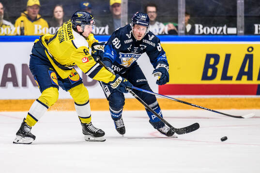 Linus Karlsson of Sweden and Saku Mäenalanen of Finland