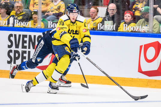 Simon Holmström of Sweden