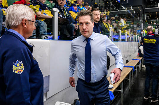 Head coach Sam Hallam of Sweden