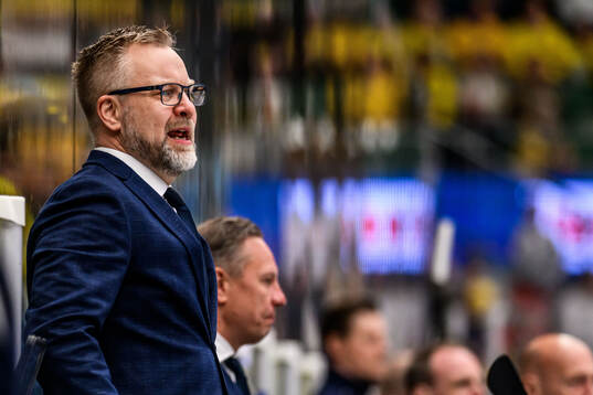 Assistant coach Mikko Manner of Finland