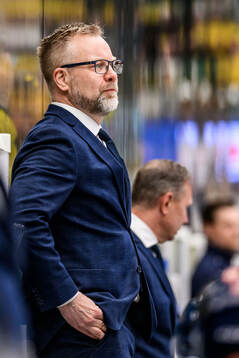 Assistant coach Mikko Manner of Finland