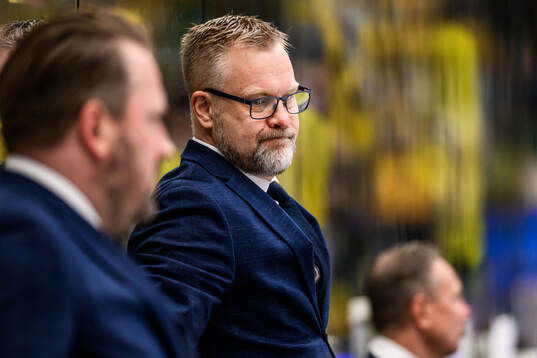 Assistant coach Mikko Manner of Finland