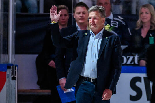Håkan Eriksson former president of Rögle is honored