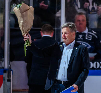 Håkan Eriksson former president of Rögle is honored