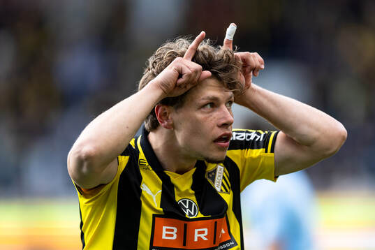 Häckens Gustav Lindgren jublar