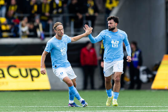 Malmö FFs Erik Botheim och Sead Haksabanovic jublar