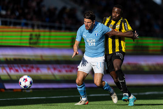Malmö FFs Stefano Vecchia och Häckens Brice Wembangomo