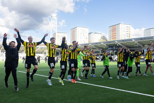 Häckens spelare tackar publiken