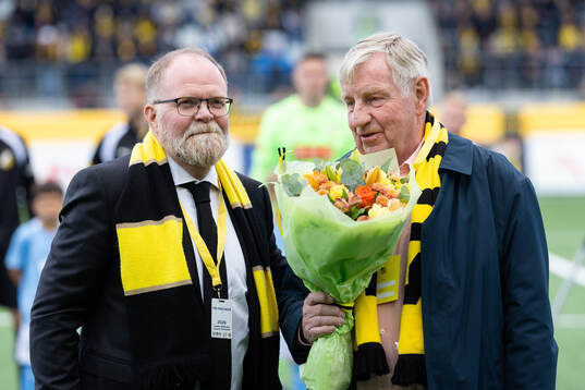 Häckens ordförande Anders Billström tackar av