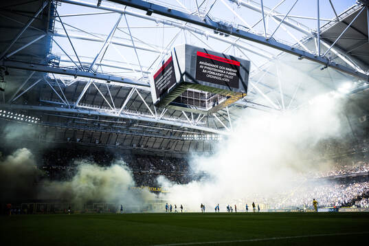 Matchen avbruten på grunda av rökutveckling
