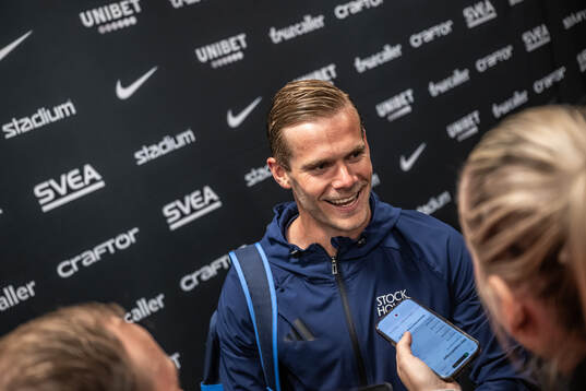 Djurgårdens Hampus Finndell i mixade zonen