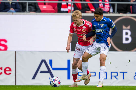 Kalmars Rony Jansson och Halmstads Oliver Kapsimalis