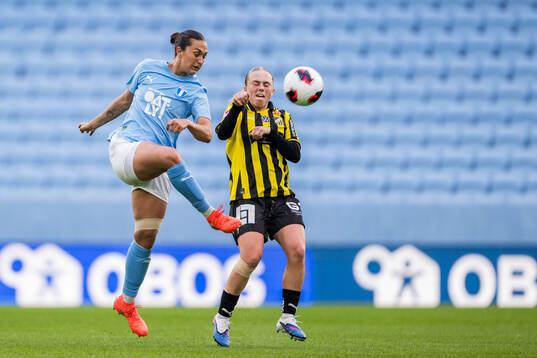 Malmö FFs Isabella D'Aquila och Häckens Pernille Sanvig