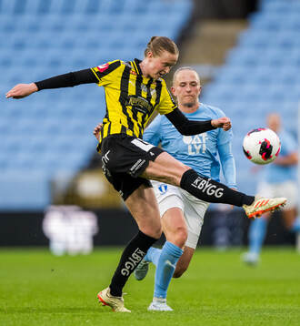 Häckens Emma Östlund och Malmö FFs Tuva Skoog