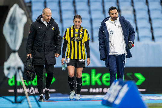 Häckens Tabitha Michelle Tindell lämnar plan
