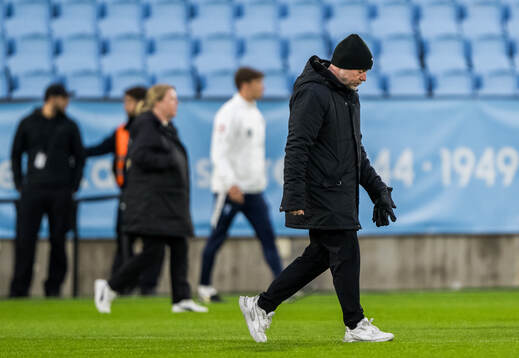 Malmö FFs tränare Jonas Valfridsson deppar