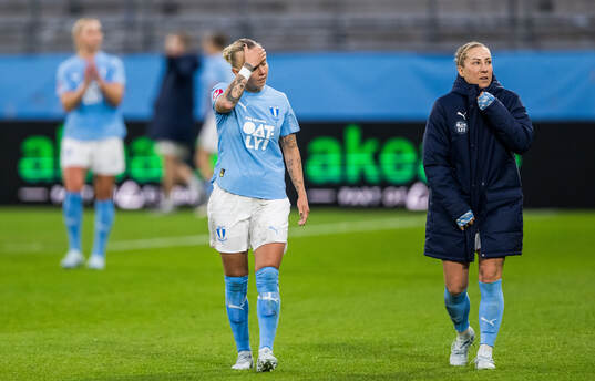 Malmö FFs Nathalie Hoff Persson och Mia Persson deppar
