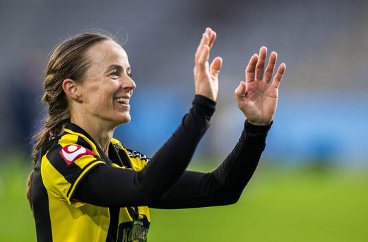 Häckens Aivi Luik jublar