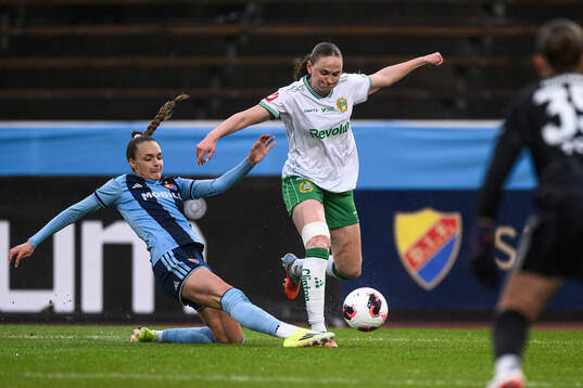Djurgårdens Selma Larsen Svendsen och Hammarbys Vilde