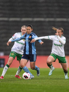 Hammarbys Emilie Joramo och Fanny Peterson mot Djurgårdens